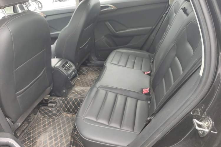 Used Volkswagen Tharu 2022 280TSI Two-Wheel-Drive Luxury Edition Left Rear Seat