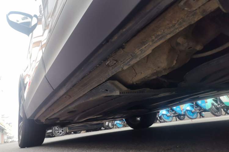 Used Volkswagen Tharu 2022 280TSI Two-Wheel-Drive Luxury Edition Left Side Sill