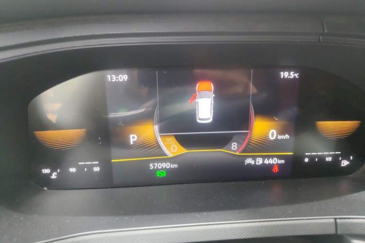 Used Volkswagen Tharu 2022 280TSI Two-Wheel Drive Trend Edition Odometer Close Up