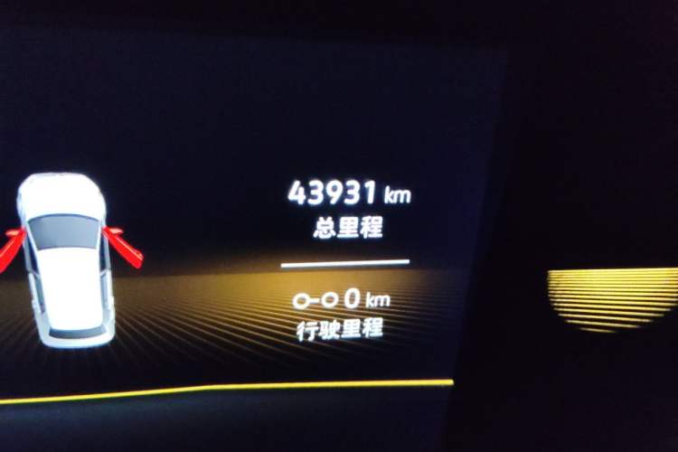 Used Volkswagen Tharu 2022 280TSI Two-Wheel-Drive Luxury Edition Odometer Close Up