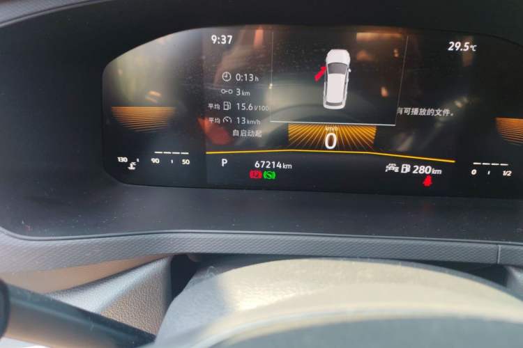 Used Volkswagen Tharu 2022 280TSI Two-Wheel Drive Trend Edition Odometer Close Up