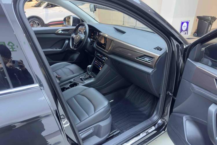 Used Volkswagen Tharu 2022 280TSI Two-Wheel-Drive Luxury Edition Right Front Seat