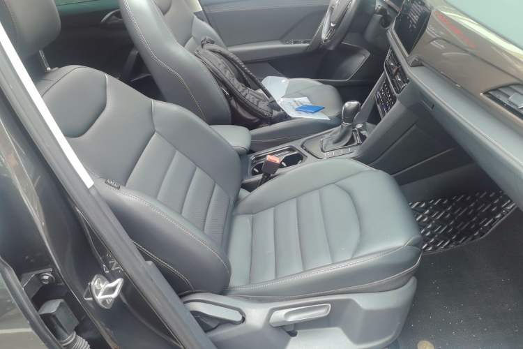 Used Volkswagen Tharu 2022 280TSI Two-Wheel-Drive Luxury Edition Right Front Seat