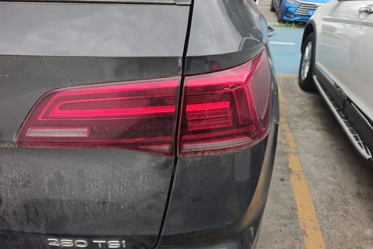 Used Volkswagen Tharu 2022 280TSI Two-Wheel-Drive Luxury Edition Right Rear Taillight