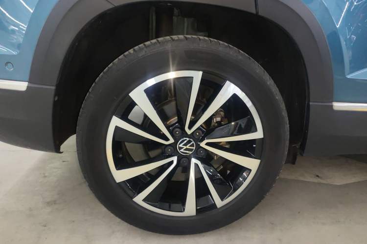 Used Volkswagen Tharu 2022 330TSI Four-Wheel Drive Flagship Edition Right Rear Wheel Hub