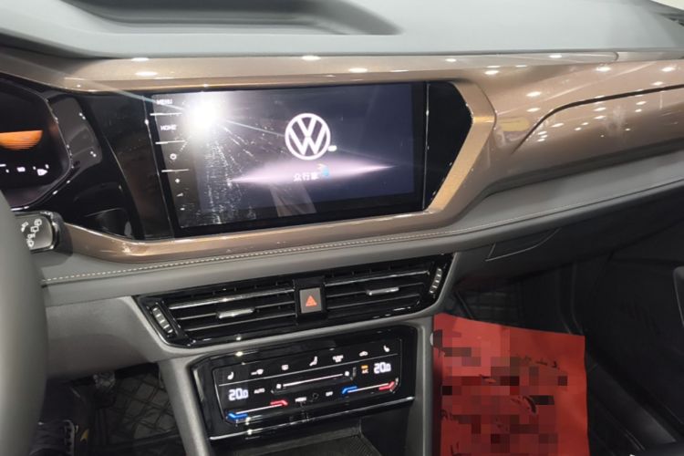 Used Volkswagen Tharu 2022 280TSI Two-Wheel-Drive Luxury Edition Audio And AC Panel