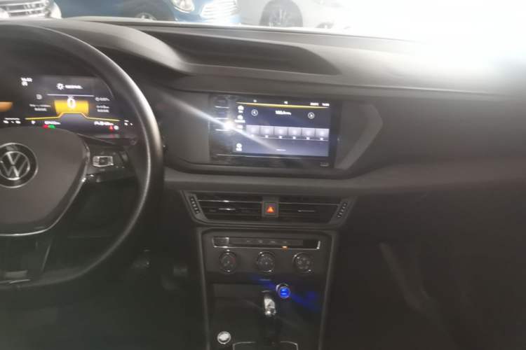 Used Volkswagen Tharu 2022 280TSI Two-Wheel Drive Trend Edition Audio And AC Panel