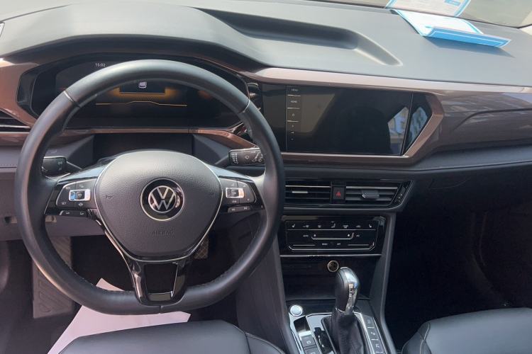 Used Volkswagen Tharu 2022 280TSI Two-Wheel-Drive Luxury Edition Audio And AC Panel