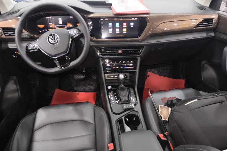 Used Volkswagen Tharu 2022 280TSI Two-Wheel-Drive Luxury Edition Center Console