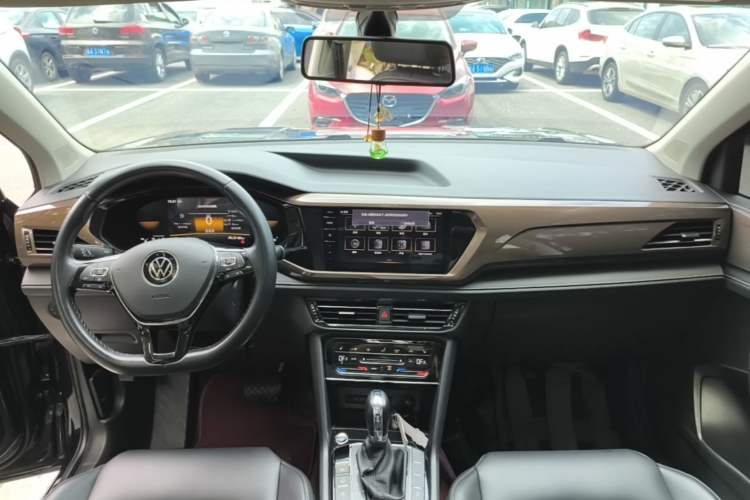 Used Volkswagen Tharu 2022 280TSI Two-Wheel-Drive Luxury Edition Center Console