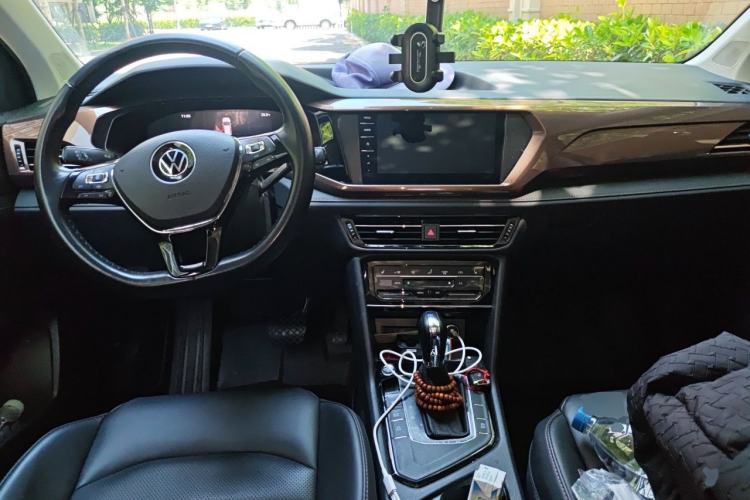 Used Volkswagen Tharu 2022 280TSI Two-Wheel-Drive Luxury Edition Center Console