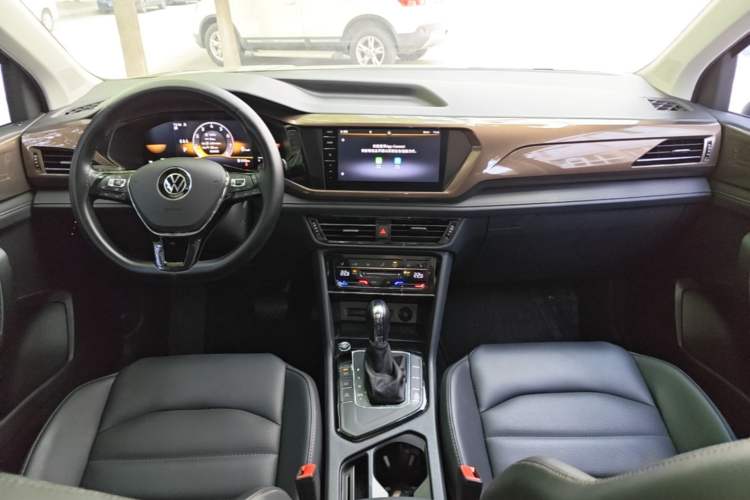 Used Volkswagen Tharu 2022 280TSI Two-Wheel-Drive Luxury Edition Center Console