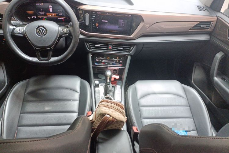 Used Volkswagen Tharu 2022 280TSI Two-Wheel-Drive Luxury Edition Center Console