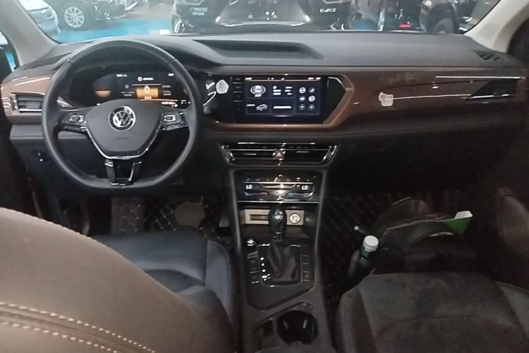 Used Volkswagen Tharu 2022 280TSI Two-Wheel-Drive Luxury Edition Center Console