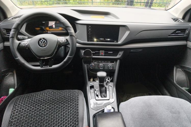 Used Volkswagen Tharu 2022 280TSI Two-Wheel Drive Trend Edition Center Console