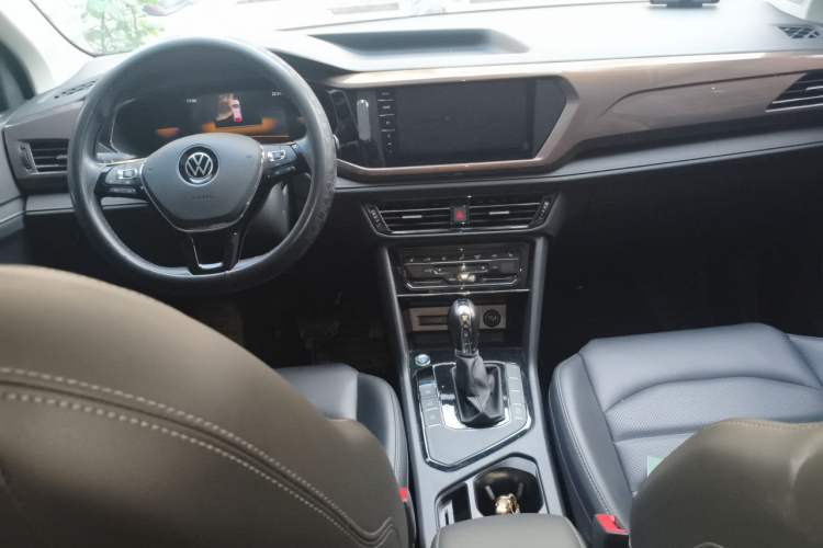 Used Volkswagen Tharu 2022 280TSI Two-Wheel-Drive Luxury Edition Center Console