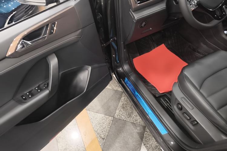 Used Volkswagen Tharu 2022 280TSI Two-Wheel-Drive Luxury Edition Driver Seat