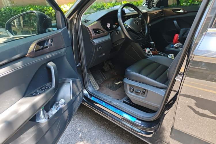 Used Volkswagen Tharu 2022 280TSI Two-Wheel-Drive Luxury Edition Driver Seat