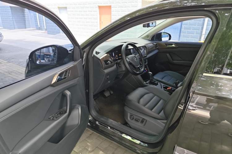 Used Volkswagen Tharu 2022 280TSI Two-Wheel-Drive Luxury Edition Driver Seat