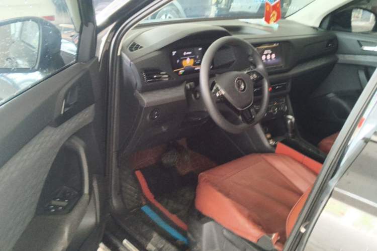 Used Volkswagen Tharu 2022 280TSI Two-Wheel Drive Trend Edition Driver Seat