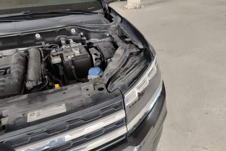 Used Volkswagen Tharu 2022 280TSI Two-Wheel Drive Trend Edition Engine Bay Left