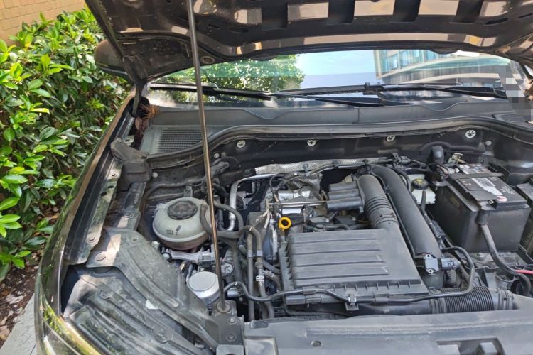 Used Volkswagen Tharu 2022 280TSI Two-Wheel-Drive Luxury Edition Engine Bay Right