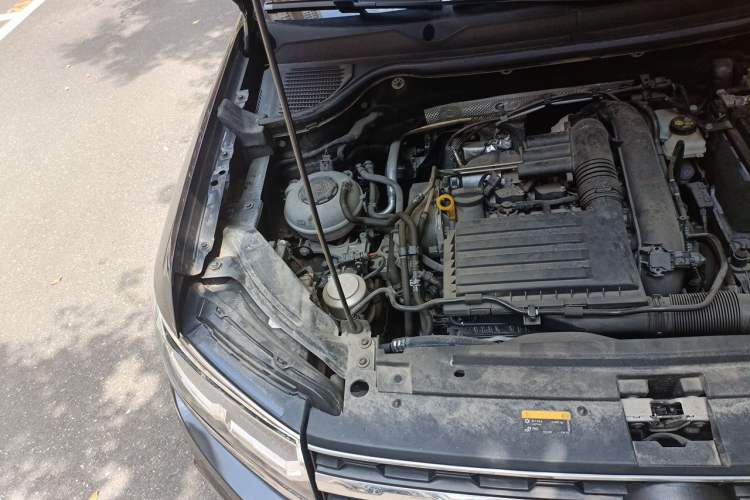 Used Volkswagen Tharu 2022 280TSI Two-Wheel-Drive Luxury Edition Engine Bay Right