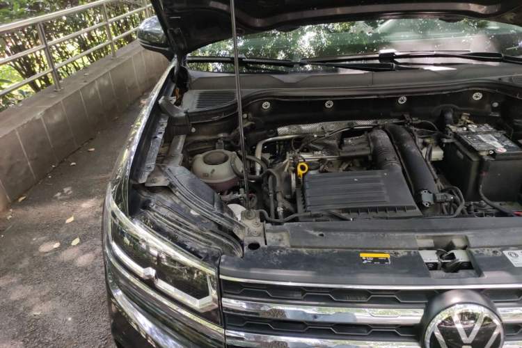 Used Volkswagen Tharu 2022 280TSI Two-Wheel-Drive Luxury Edition Engine Bay Right