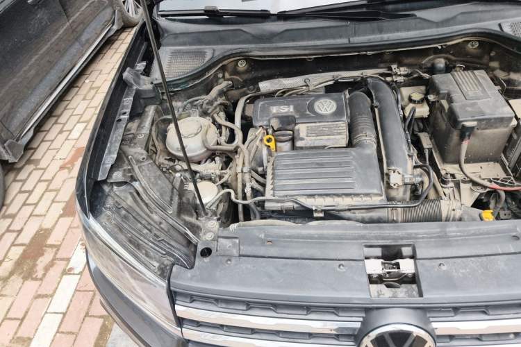 Used Volkswagen Tharu 2022 280TSI Two-Wheel Drive Trend Edition Engine Bay Right