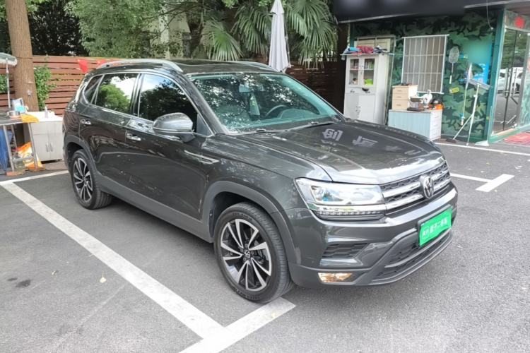 Used Volkswagen Tharu 2022 280TSI Two-Wheel-Drive Luxury Edition Front Right 45 Deg