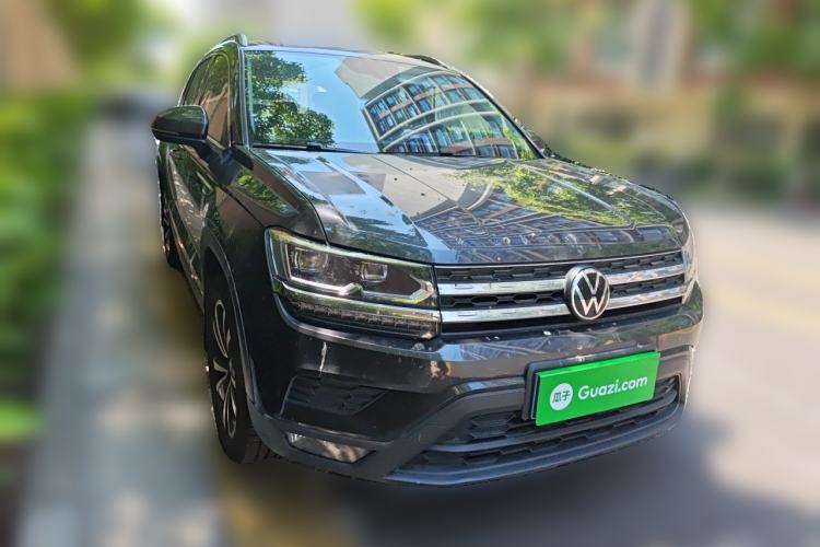 Used Volkswagen Tharu 2022 280TSI Two-Wheel-Drive Luxury Edition Front Right 45 Deg