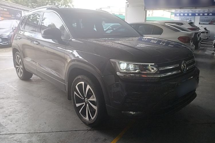 Used Volkswagen Tharu 2022 280TSI Two-Wheel-Drive Luxury Edition Front Right 45 Deg