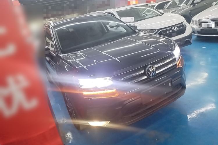Used Volkswagen Tharu 2022 280TSI Two-Wheel-Drive Luxury Edition Front Right 45 Deg