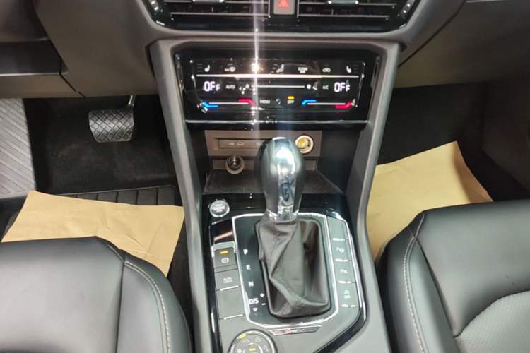 Used Volkswagen Tharu 2022 330TSI Four-Wheel Drive Flagship Edition Gear Lever
