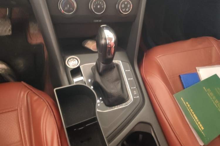Used Volkswagen Tharu 2022 280TSI Two-Wheel Drive Trend Edition Gear Lever