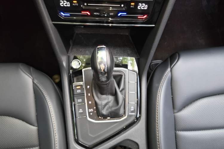 Used Volkswagen Tharu 2022 280TSI Two-Wheel-Drive Luxury Edition Gear Lever