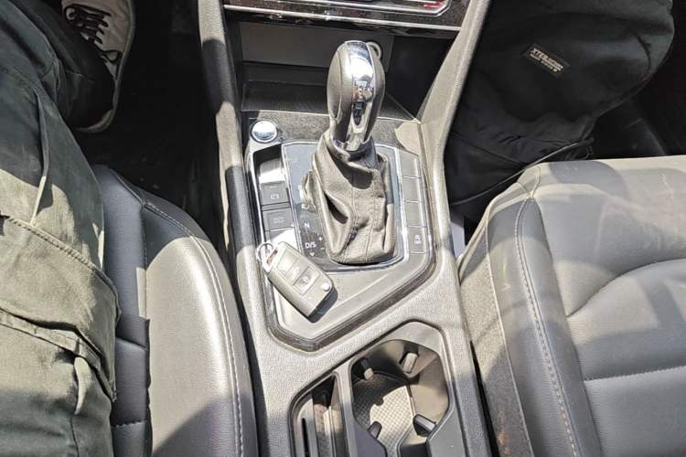 Used Volkswagen Tharu 2022 280TSI Two-Wheel Drive Comfort Edition Gear Lever