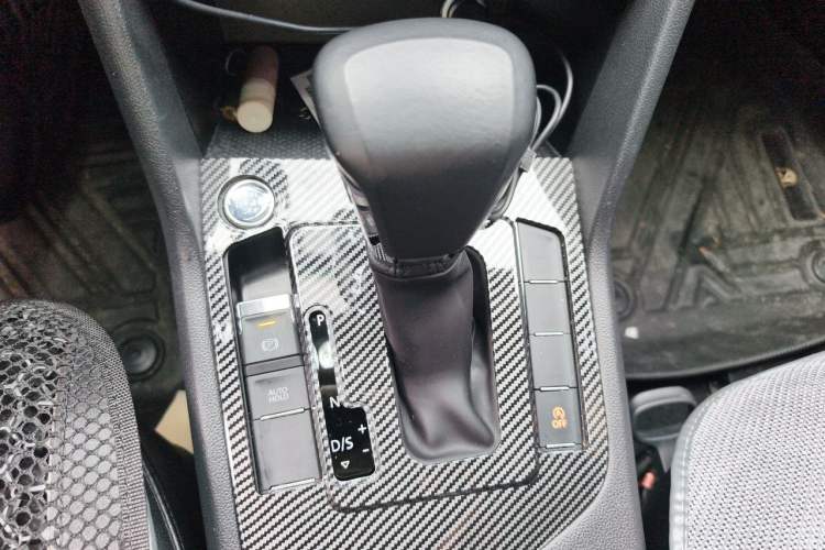 Used Volkswagen Tharu 2022 280TSI Two-Wheel Drive Trend Edition Gear Lever