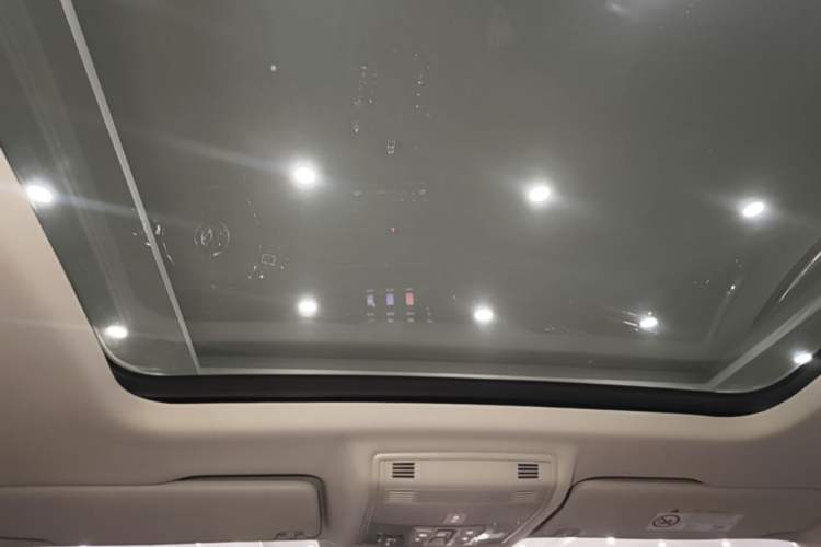 Used Volkswagen Tharu 2022 280TSI Two-Wheel-Drive Luxury Edition Headliner