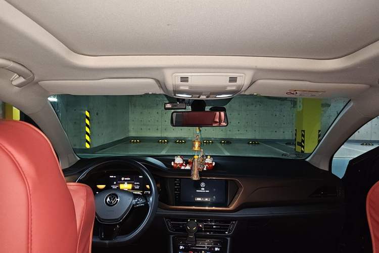 Used Volkswagen Tharu 2022 280TSI Two-Wheel-Drive Luxury Edition Headliner