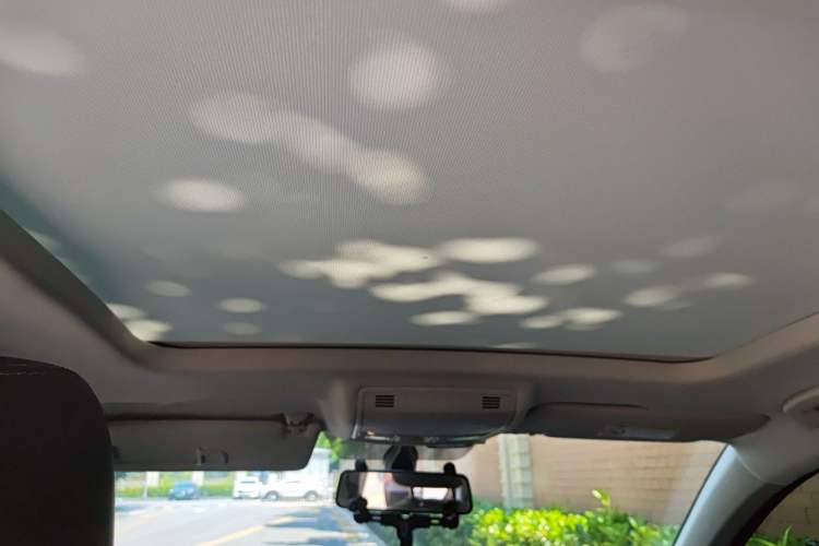 Used Volkswagen Tharu 2022 280TSI Two-Wheel-Drive Luxury Edition Headliner