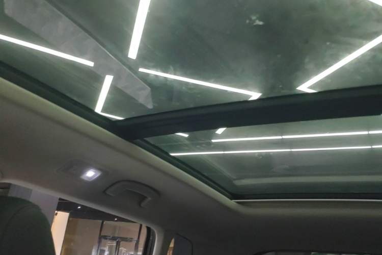 Used Volkswagen Tharu 2022 280TSI Two-Wheel-Drive Luxury Edition Headliner