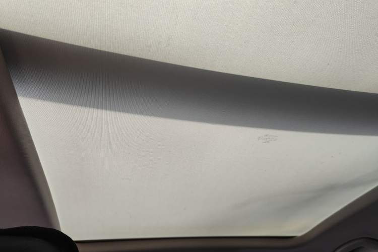 Used Volkswagen Tharu 2022 280TSI Two-Wheel-Drive Luxury Edition Headliner