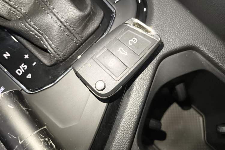 Used Volkswagen Tharu 2022 280TSI Two-Wheel-Drive Luxury Edition Interior 1