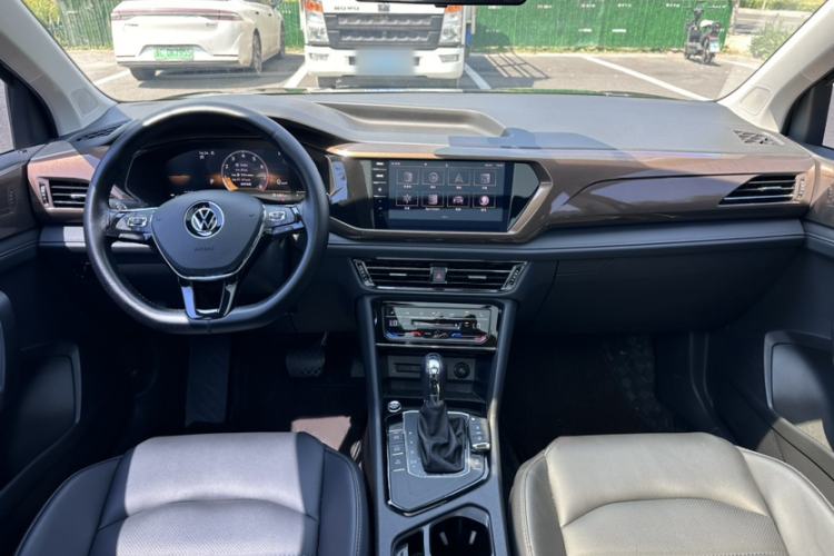 Used Volkswagen Tharu 2022 280TSI Two-Wheel-Drive Luxury Edition Interior 1
