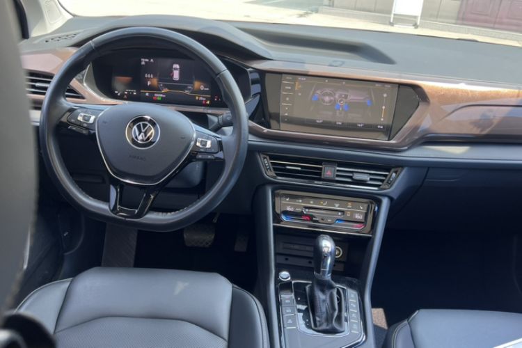 Used Volkswagen Tharu 2022 280TSI Two-Wheel-Drive Luxury Edition Interior 1
