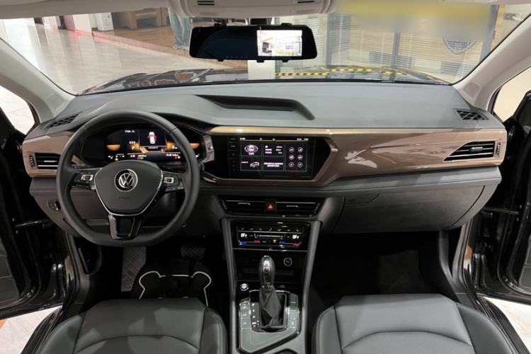 Used Volkswagen Tharu 2022 280TSI Two-Wheel-Drive Luxury Edition Interior 1