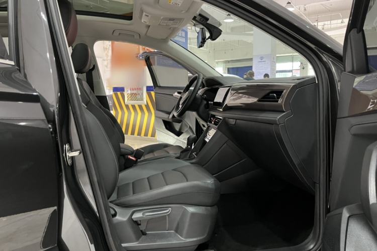 Used Volkswagen Tharu 2022 280TSI Two-Wheel-Drive Luxury Edition Interior 10