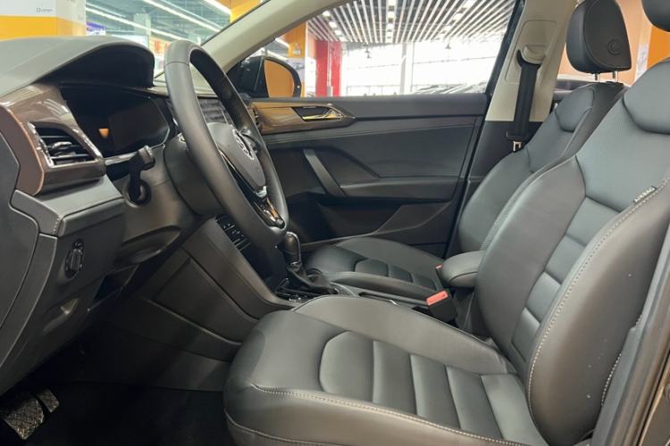 Used Volkswagen Tharu 2022 280TSI Two-Wheel-Drive Luxury Edition Interior 3