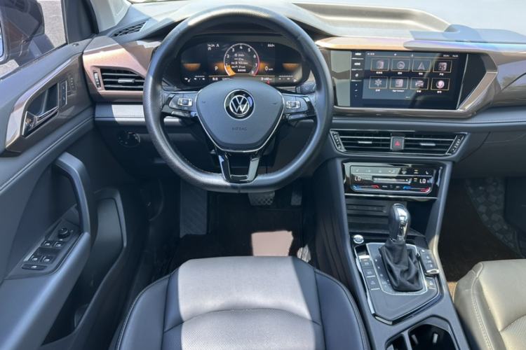 Used Volkswagen Tharu 2022 280TSI Two-Wheel-Drive Luxury Edition Interior 4